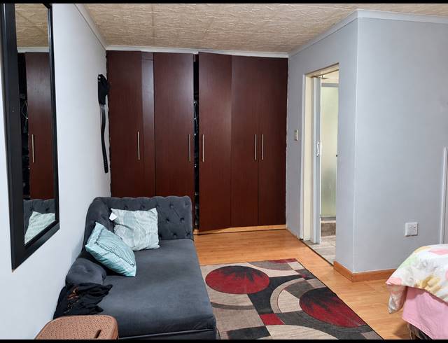 3 BEDROOM HOUSE FOR SALE IN STRETFORD